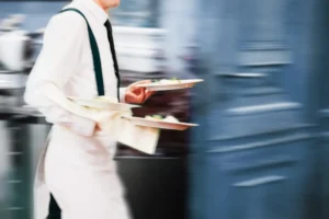 Ali je melamin posoda primerna za profesionalno uporabo?