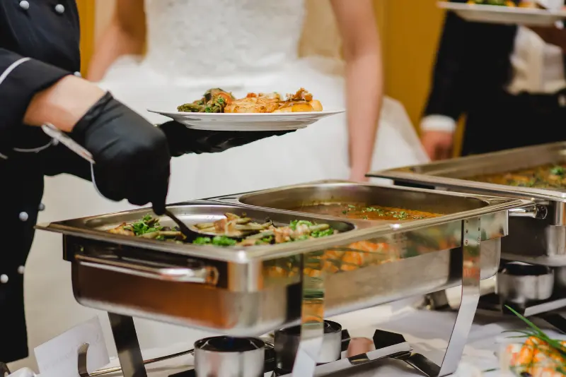 Katera oprema za catering je nujna?